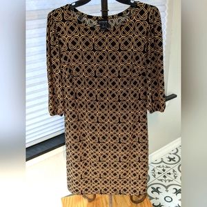 Gently worn, casual, and elegant EnFocus Studio size 8 dress